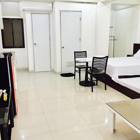 Residencia San Vicente - Pasay -Budget Hotel Манила Экстерьер фото